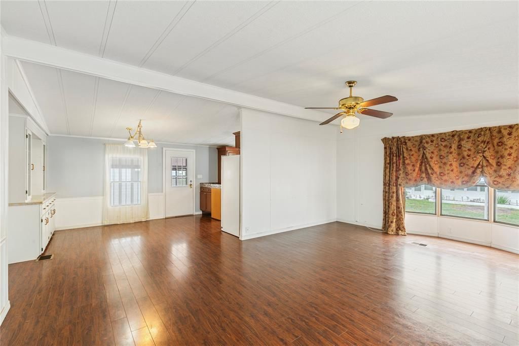 На продажу: $150,000 (2 спален, 2 ванн, 1248 Квадратных фут)