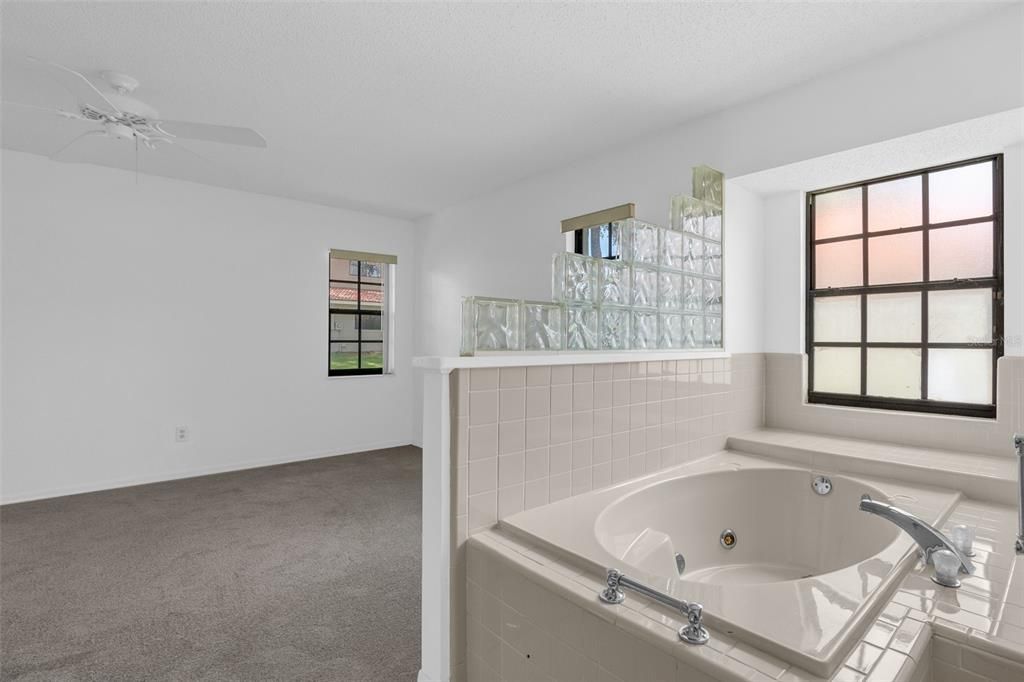 For Sale: $500,000 (3 beds, 2 baths, 1758 Square Feet)