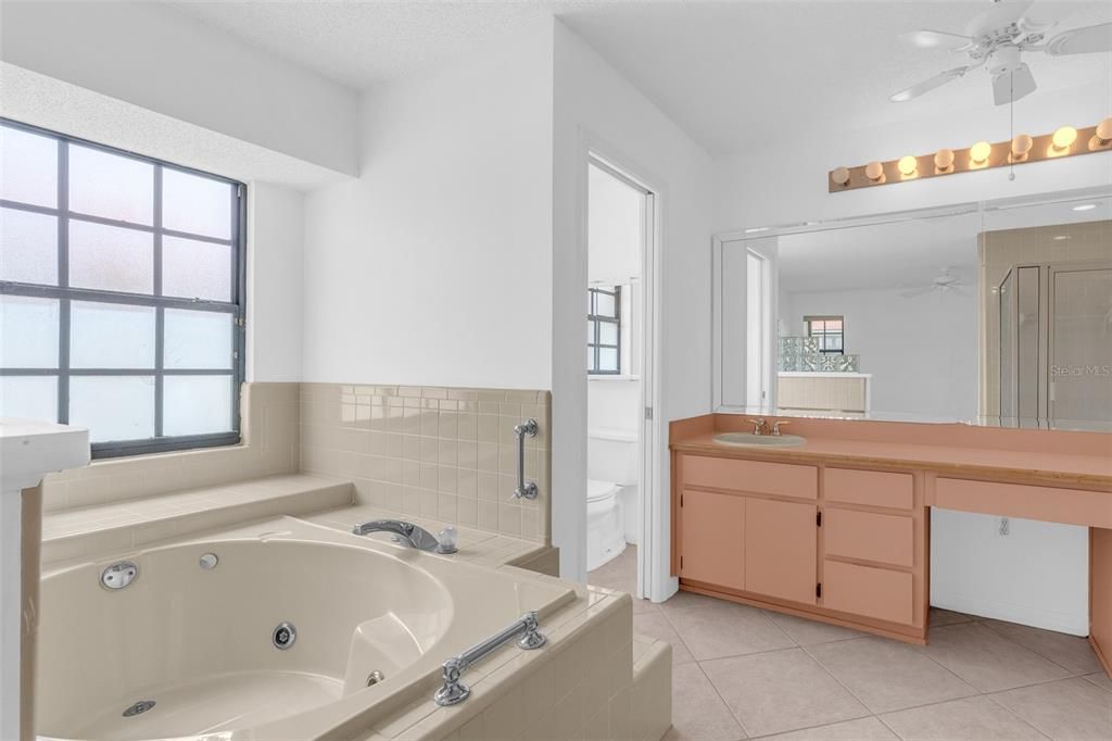For Sale: $500,000 (3 beds, 2 baths, 1758 Square Feet)