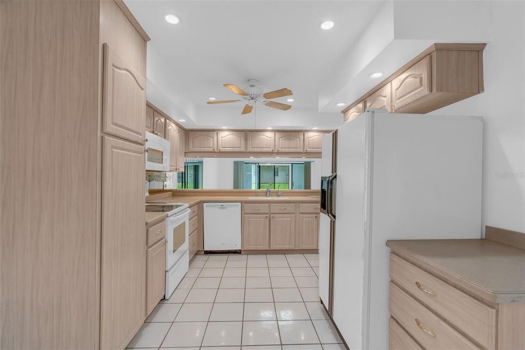 For Sale: $500,000 (3 beds, 2 baths, 1758 Square Feet)