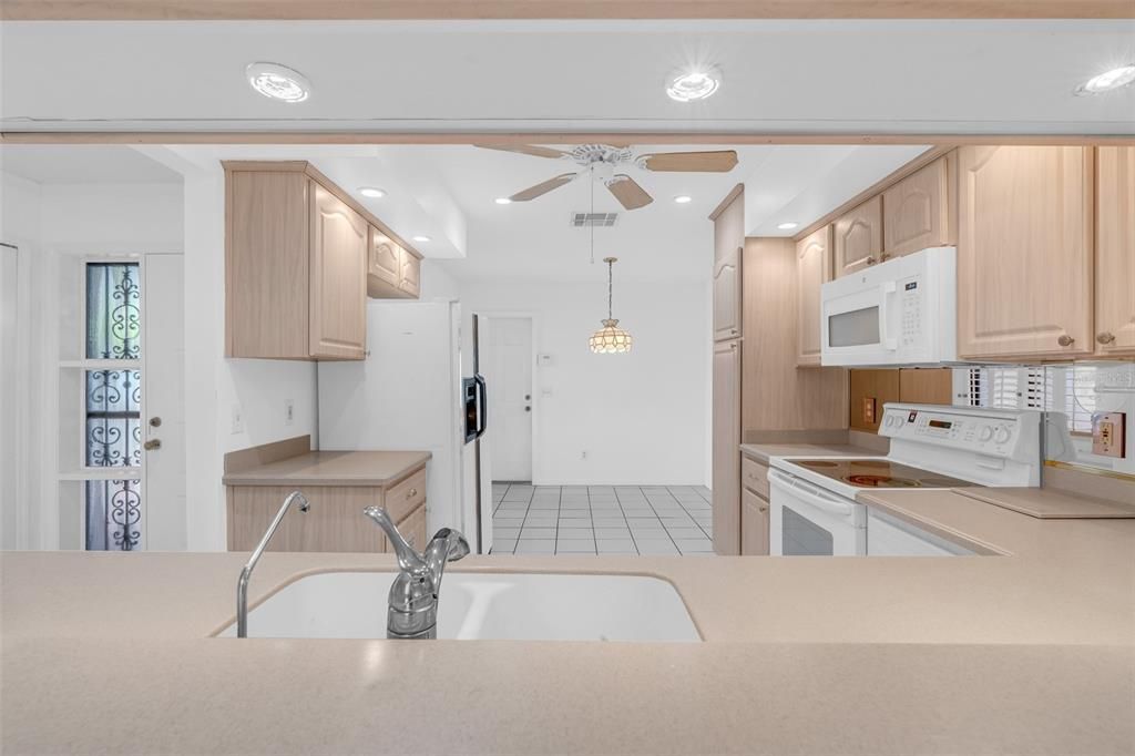 For Sale: $500,000 (3 beds, 2 baths, 1758 Square Feet)