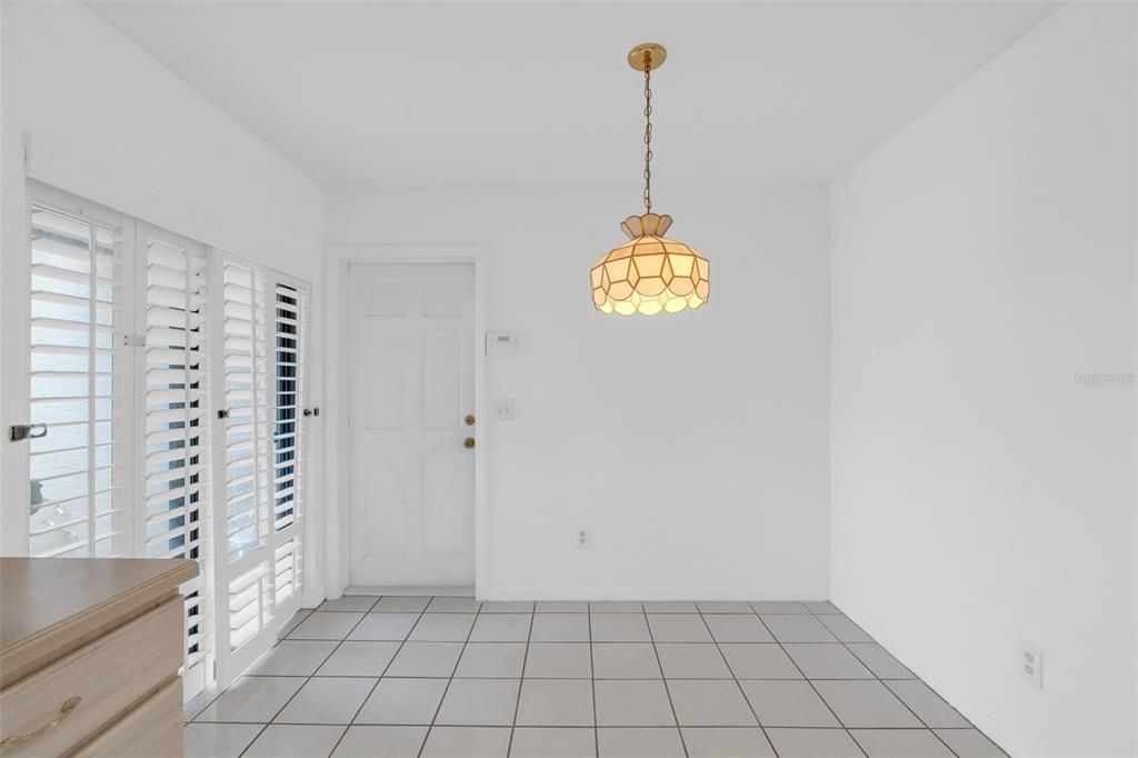 For Sale: $500,000 (3 beds, 2 baths, 1758 Square Feet)