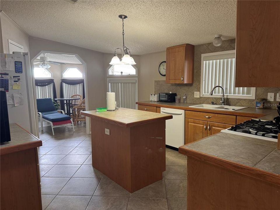 En Venta: $150,000 (3 camas, 2 baños, 1680 Pies cuadrados)