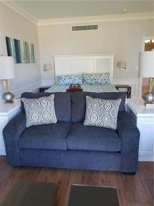 For Rent: $2,250 (1 beds, 1 baths, 595 Square Feet)