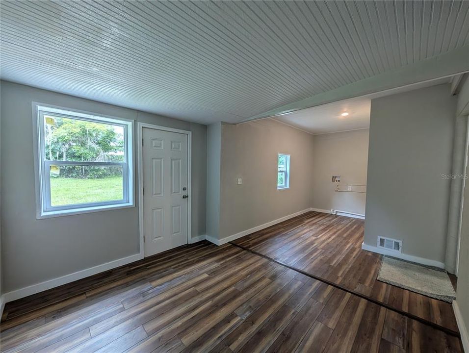 For Sale: $299,000 (3 beds, 2 baths, 3068 Square Feet)
