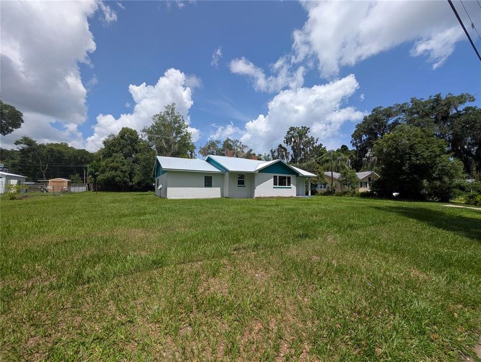 For Sale: $259,900 (3 beds, 2 baths, 3068 Square Feet)