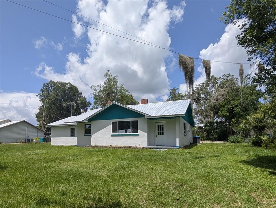 For Sale: $259,900 (3 beds, 2 baths, 3068 Square Feet)