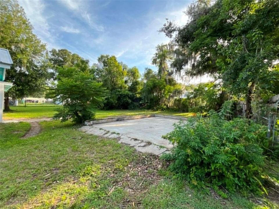 For Sale: $299,000 (3 beds, 2 baths, 3068 Square Feet)