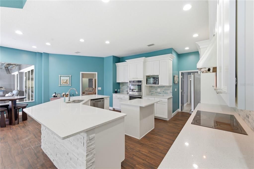 For Sale: $1,100,000 (5 beds, 3 baths, 3503 Square Feet)