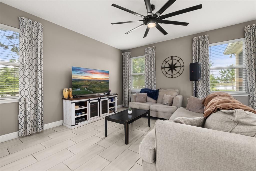 For Sale: $440,000 (3 beds, 2 baths, 1958 Square Feet)