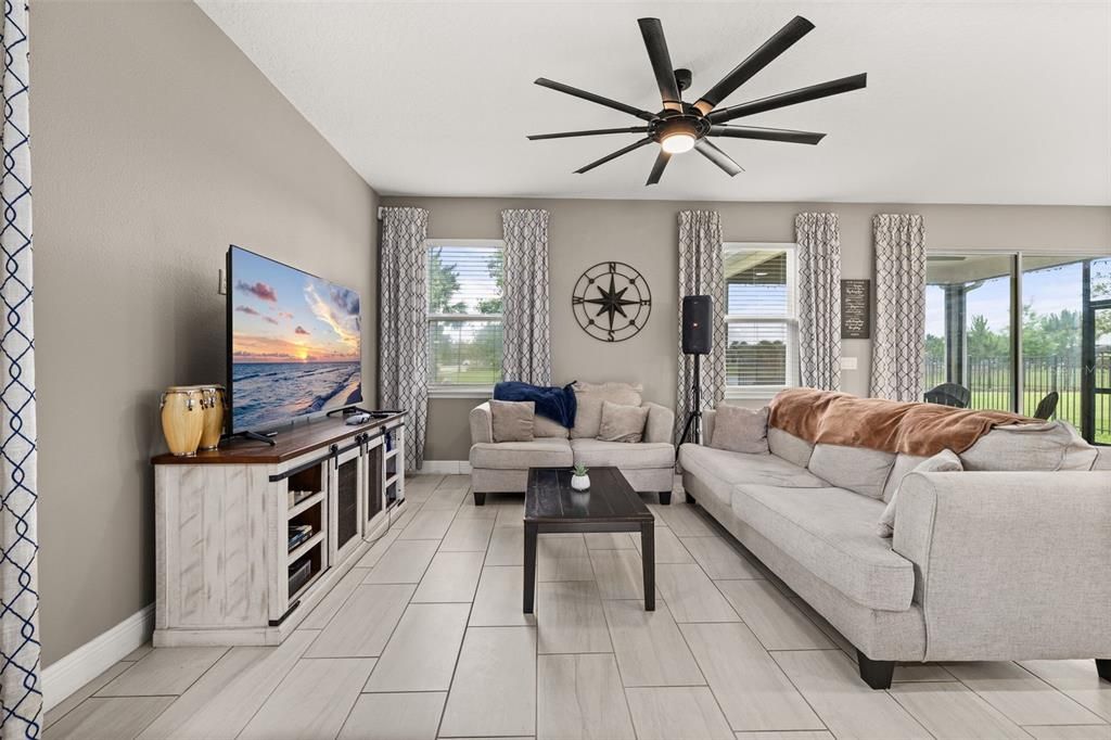 For Sale: $440,000 (3 beds, 2 baths, 1958 Square Feet)