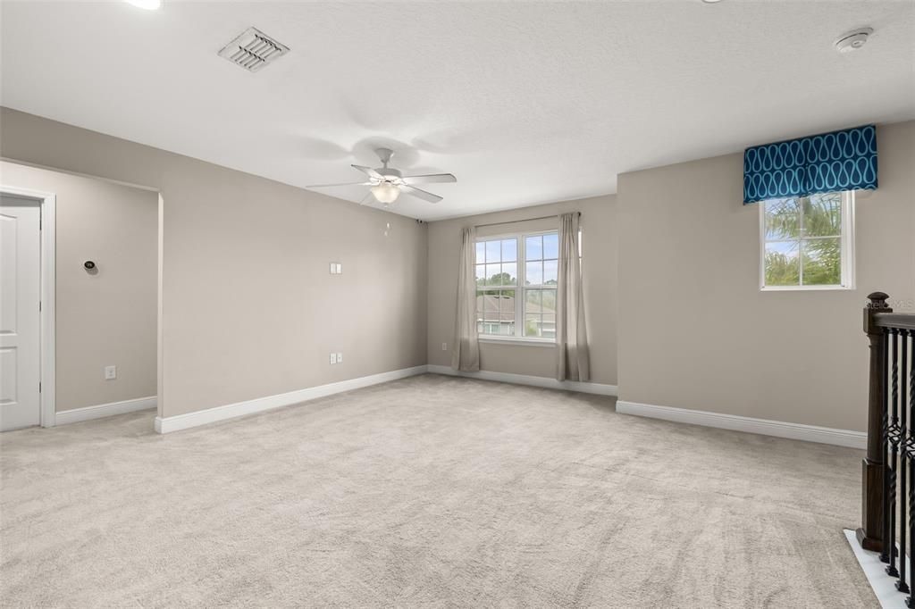 For Sale: $440,000 (3 beds, 2 baths, 1958 Square Feet)