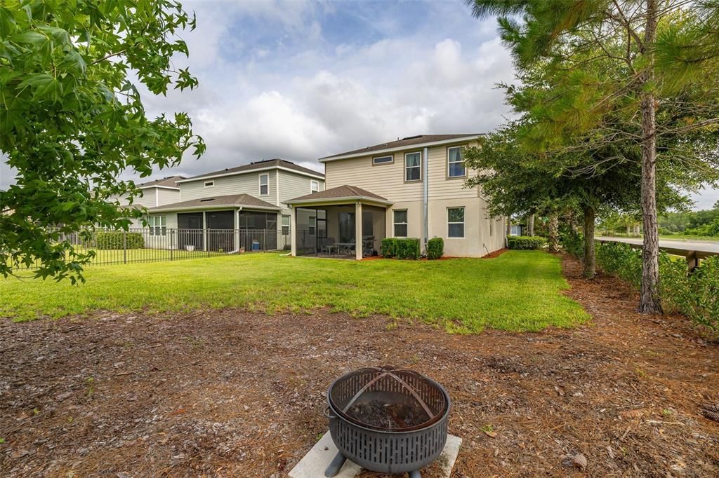 For Sale: $440,000 (3 beds, 2 baths, 1958 Square Feet)