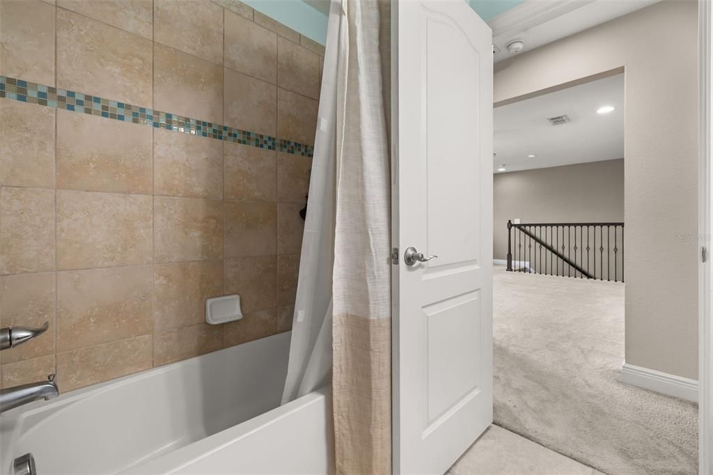For Sale: $440,000 (3 beds, 2 baths, 1958 Square Feet)