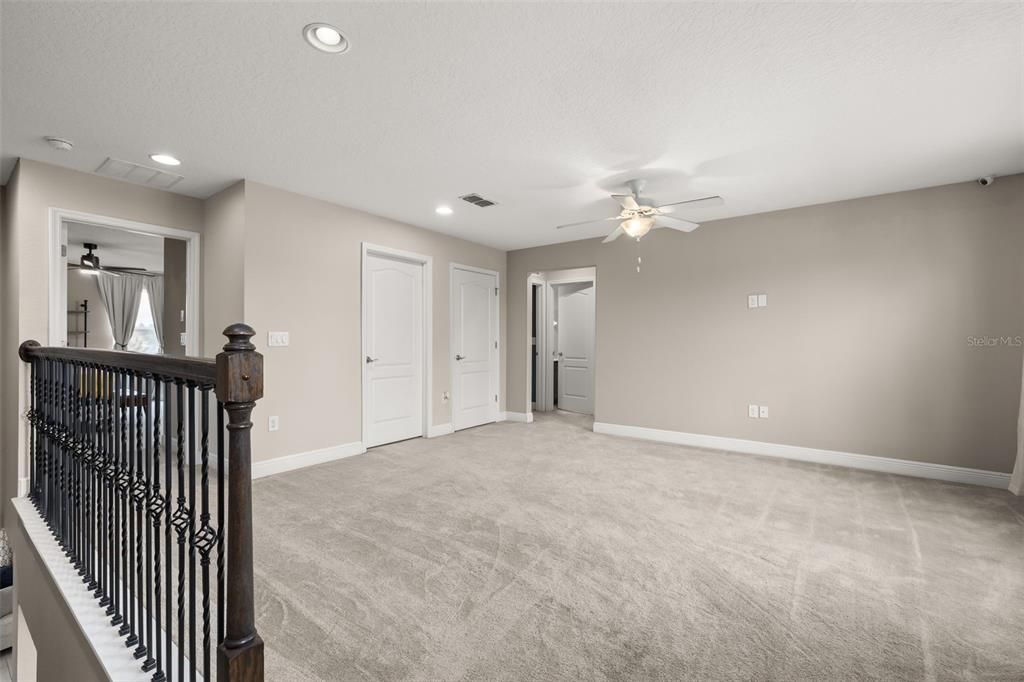For Sale: $440,000 (3 beds, 2 baths, 1958 Square Feet)