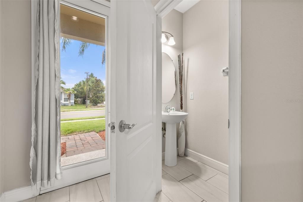 For Sale: $440,000 (3 beds, 2 baths, 1958 Square Feet)