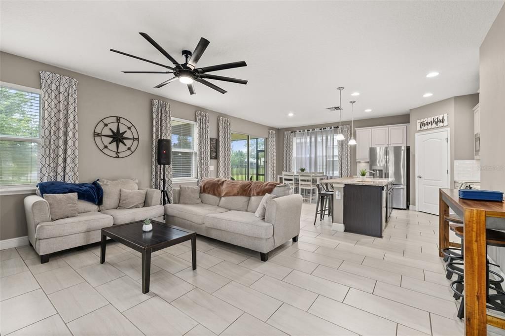For Sale: $440,000 (3 beds, 2 baths, 1958 Square Feet)