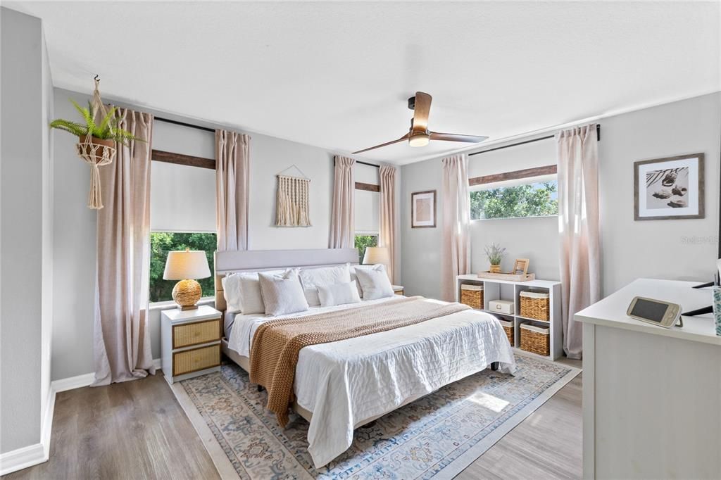 На продажу: $449,900 (4 спален, 2 ванн, 2070 Квадратных фут)