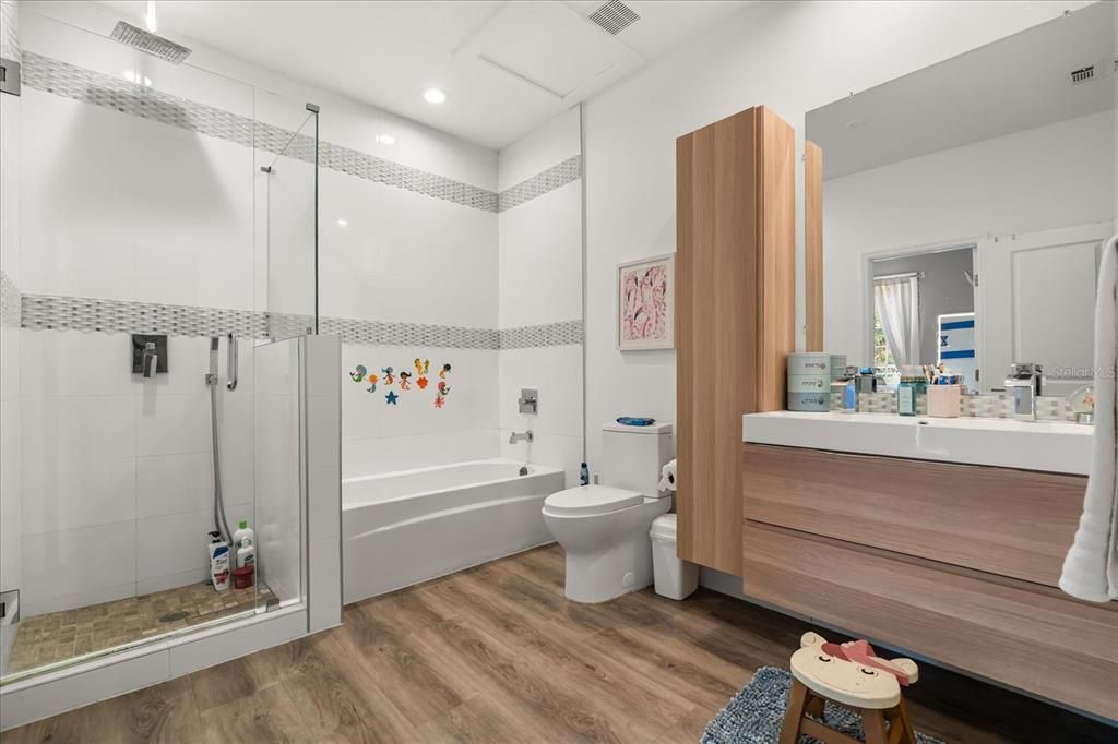 В аренду: $4,950 (5 спален, 3 ванн, 2982 Квадратных фут)