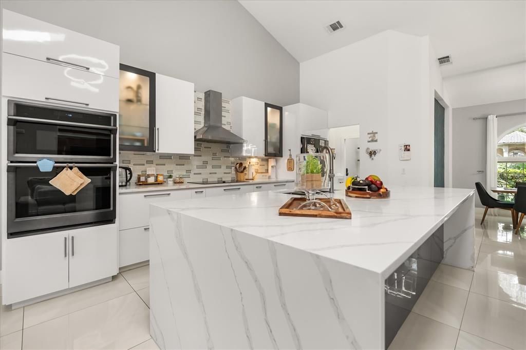 В аренду: $4,950 (5 спален, 3 ванн, 2982 Квадратных фут)