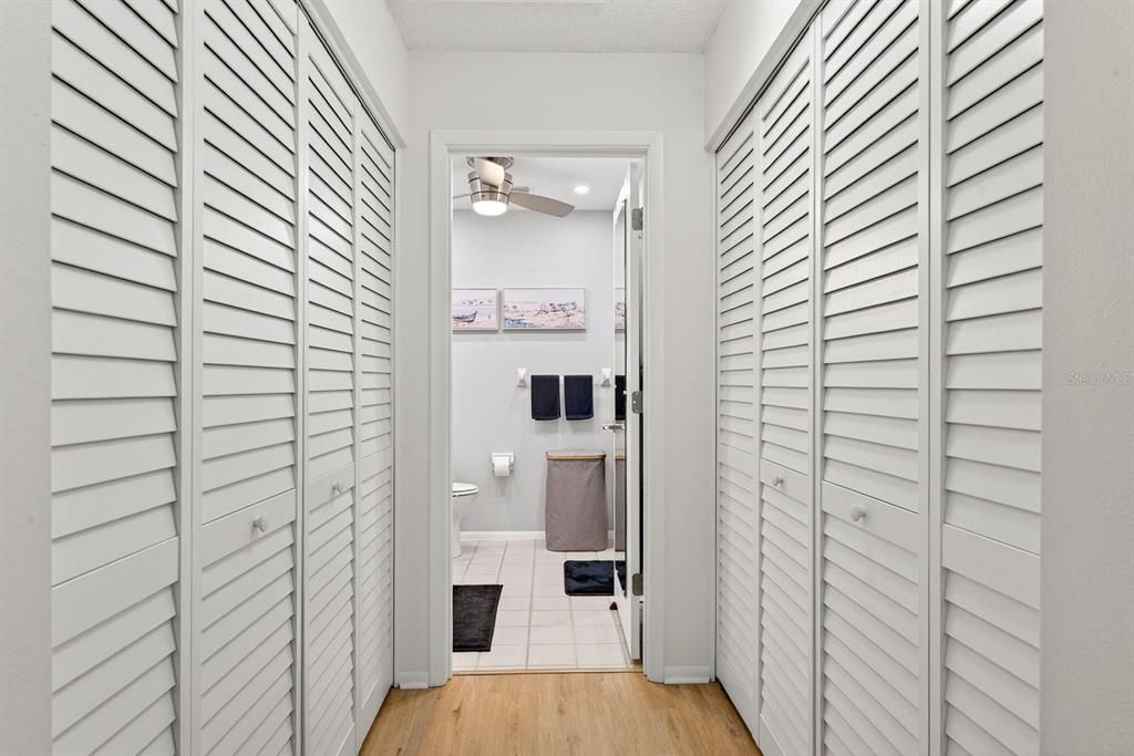 For Sale: $225,000 (2 beds, 2 baths, 1240 Square Feet)