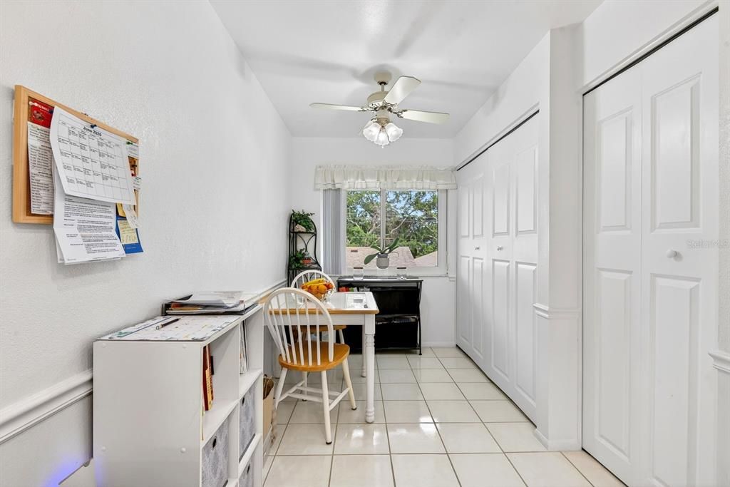 For Sale: $225,000 (2 beds, 2 baths, 1240 Square Feet)