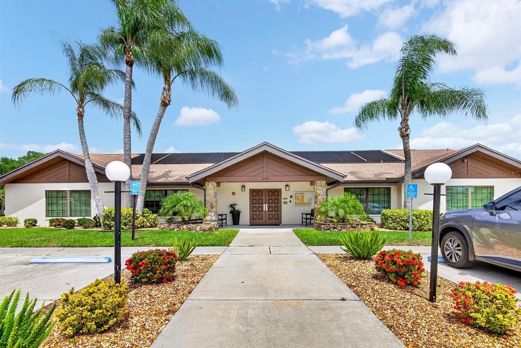 For Sale: $225,000 (2 beds, 2 baths, 1240 Square Feet)