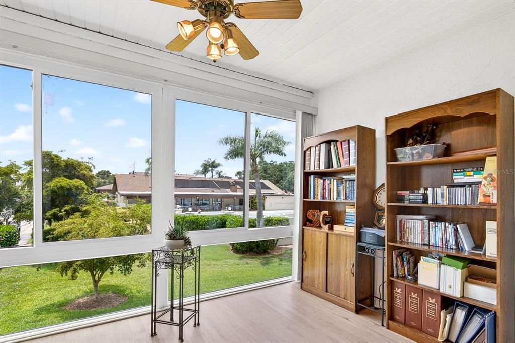 For Sale: $225,000 (2 beds, 2 baths, 1240 Square Feet)