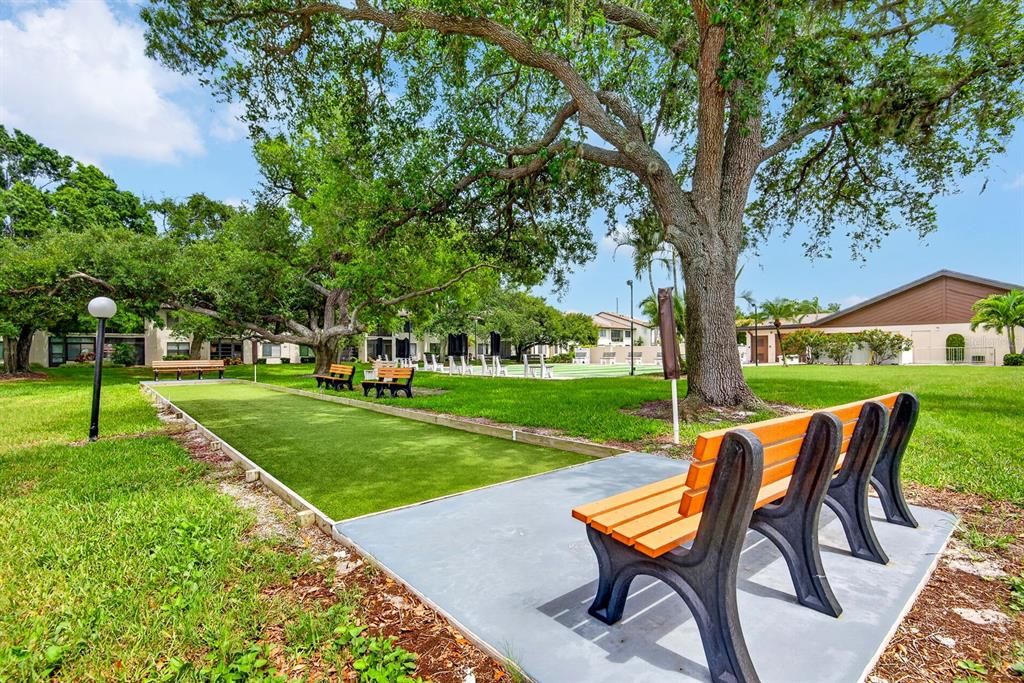 For Sale: $225,000 (2 beds, 2 baths, 1240 Square Feet)