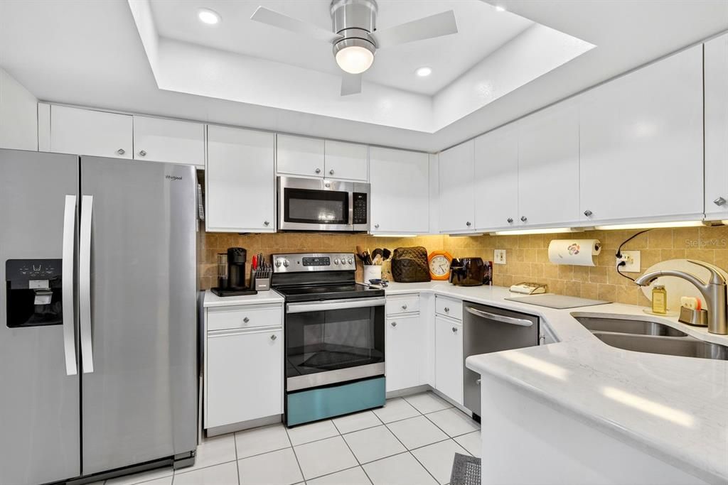 For Sale: $225,000 (2 beds, 2 baths, 1240 Square Feet)