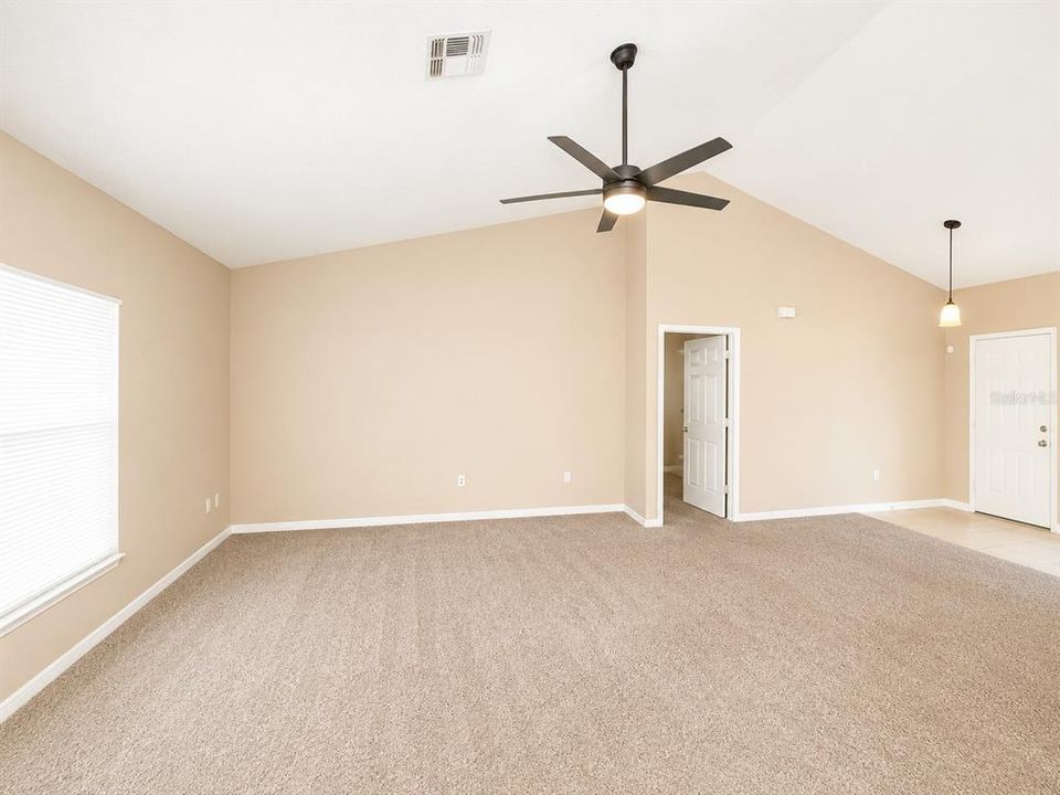 For Sale: $369,900 (3 beds, 2 baths, 1606 Square Feet)