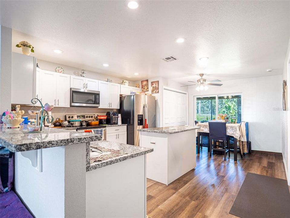 For Sale: $258,000 (3 beds, 2 baths, 1259 Square Feet)