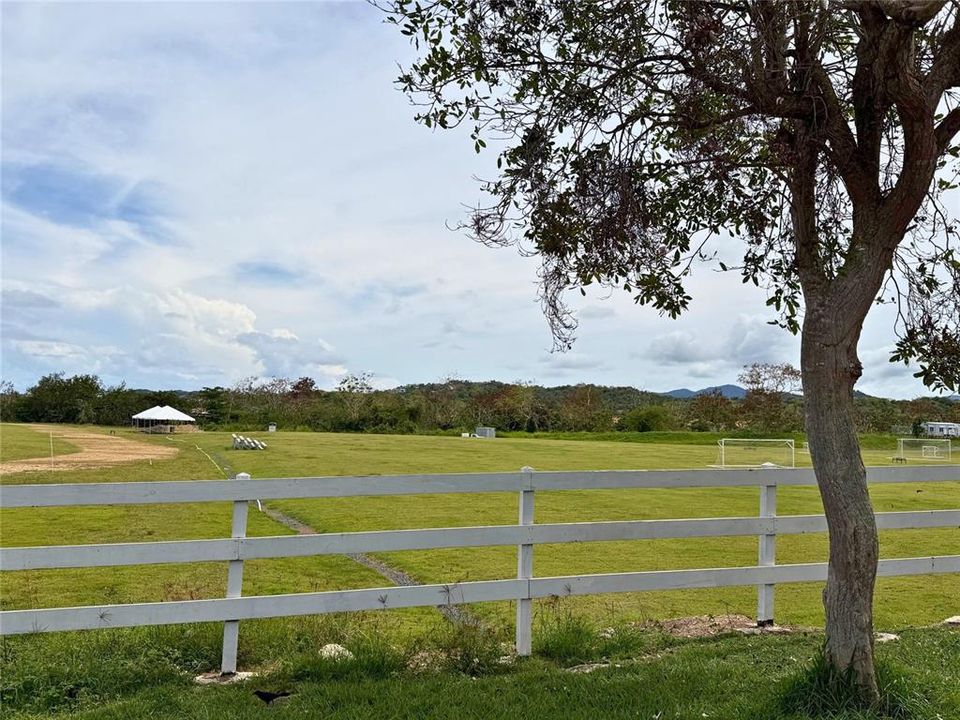 En Venta: $1,985,000 (3 camas, 4 baños, 3000 Pies cuadrados)