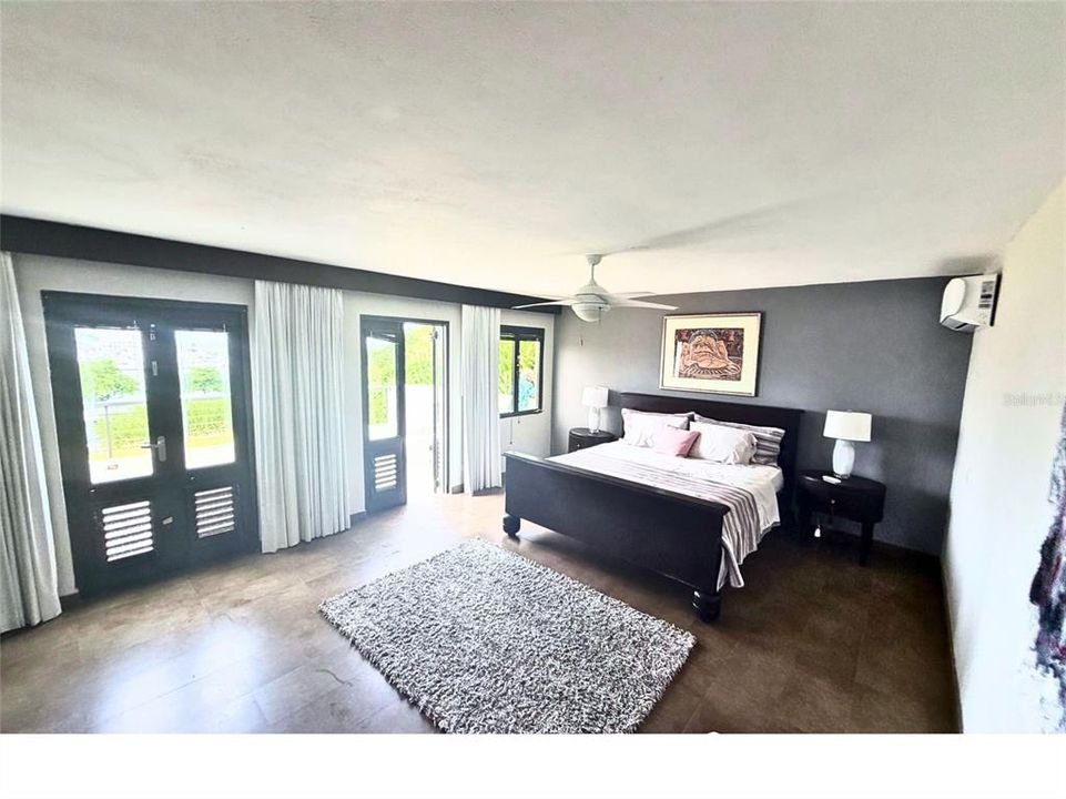 En Venta: $1,985,000 (3 camas, 4 baños, 3000 Pies cuadrados)