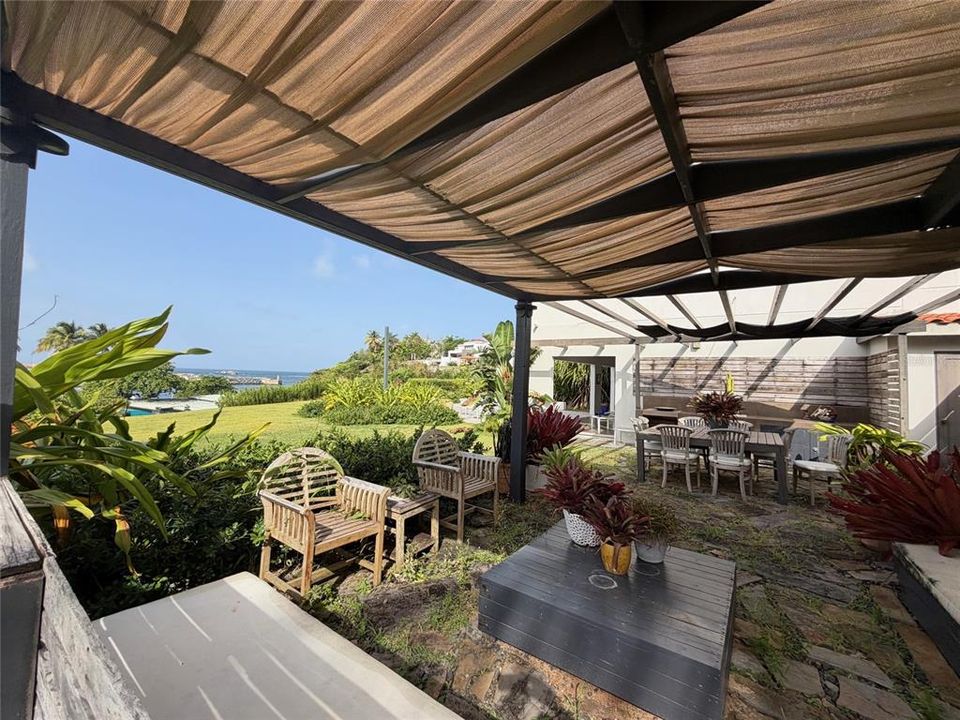En Venta: $1,985,000 (3 camas, 4 baños, 3000 Pies cuadrados)