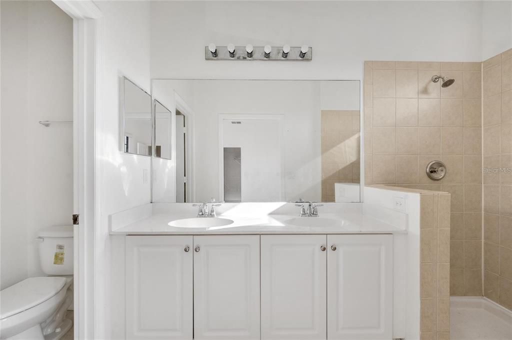 For Rent: $1,600 (3 beds, 3 baths, 1456 Square Feet)