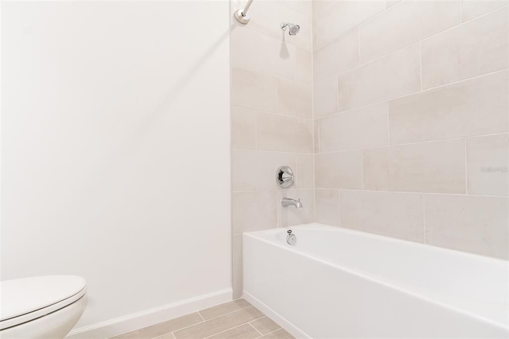 На продажу: $349,000 (4 спален, 3 ванн, 2173 Квадратных фут)