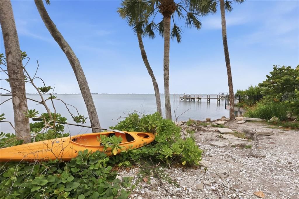 For Sale: $465,000 (2 beds, 1 baths, 856 Square Feet)