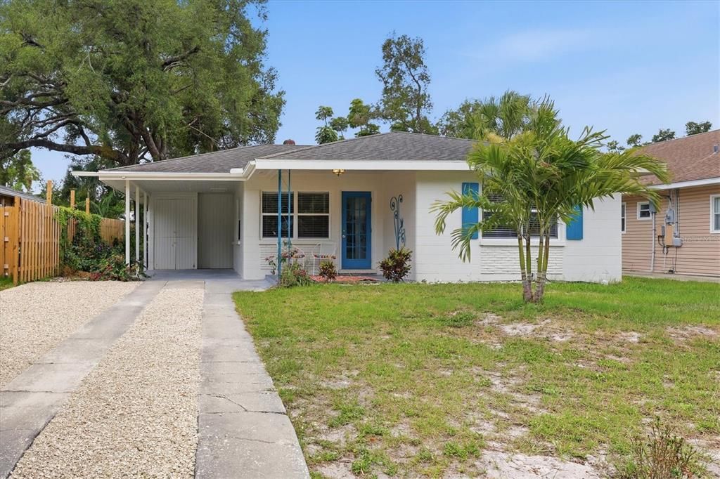 For Sale: $465,000 (2 beds, 1 baths, 856 Square Feet)