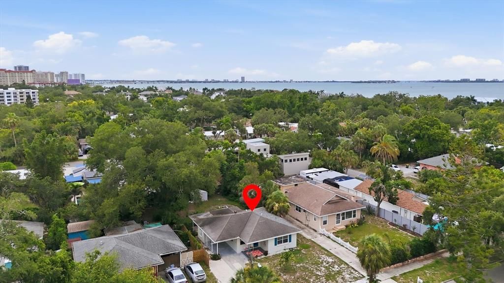 For Sale: $465,000 (2 beds, 1 baths, 856 Square Feet)