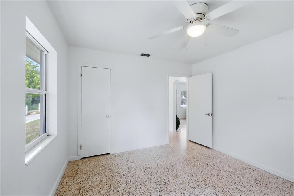 For Sale: $465,000 (2 beds, 1 baths, 856 Square Feet)