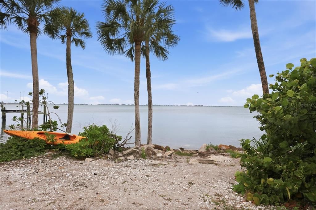 For Sale: $465,000 (2 beds, 1 baths, 856 Square Feet)