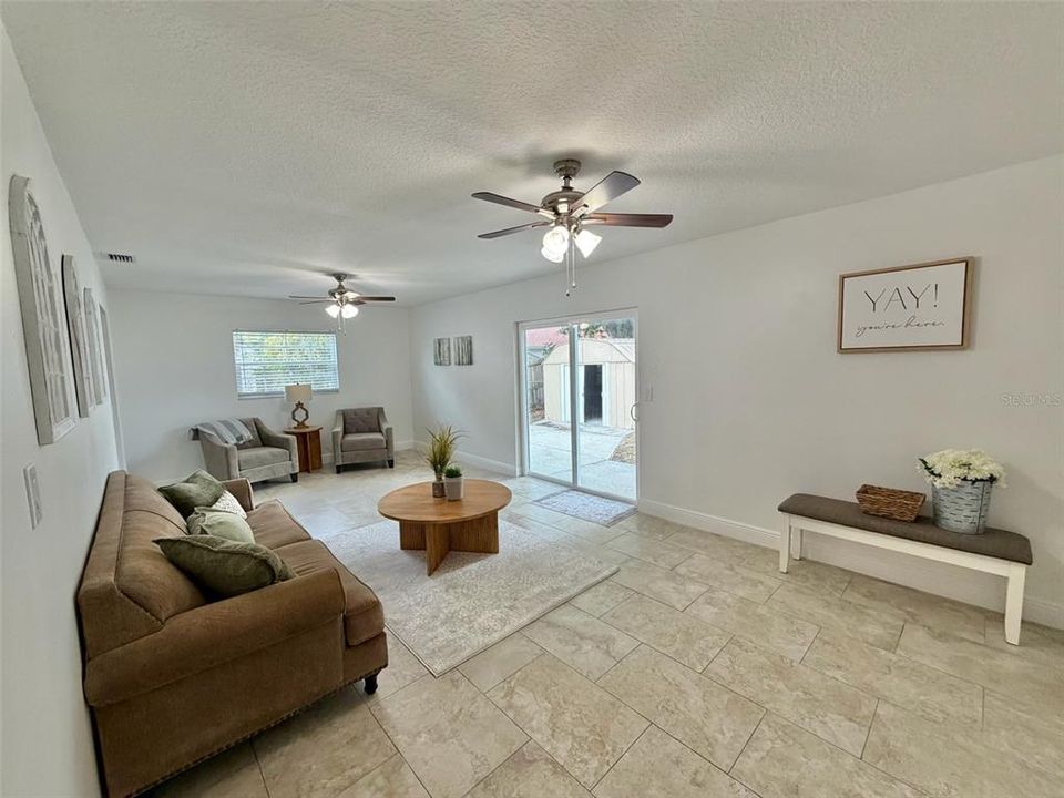 En Venta: $449,900 (3 camas, 2 baños, 1455 Pies cuadrados)