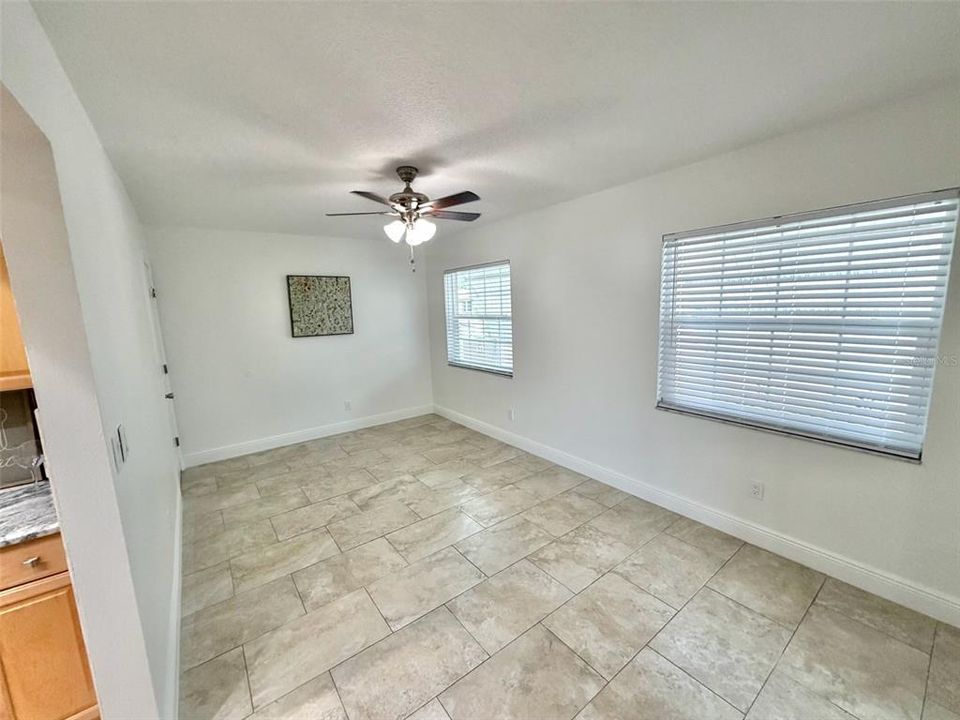 En Venta: $449,900 (3 camas, 2 baños, 1455 Pies cuadrados)