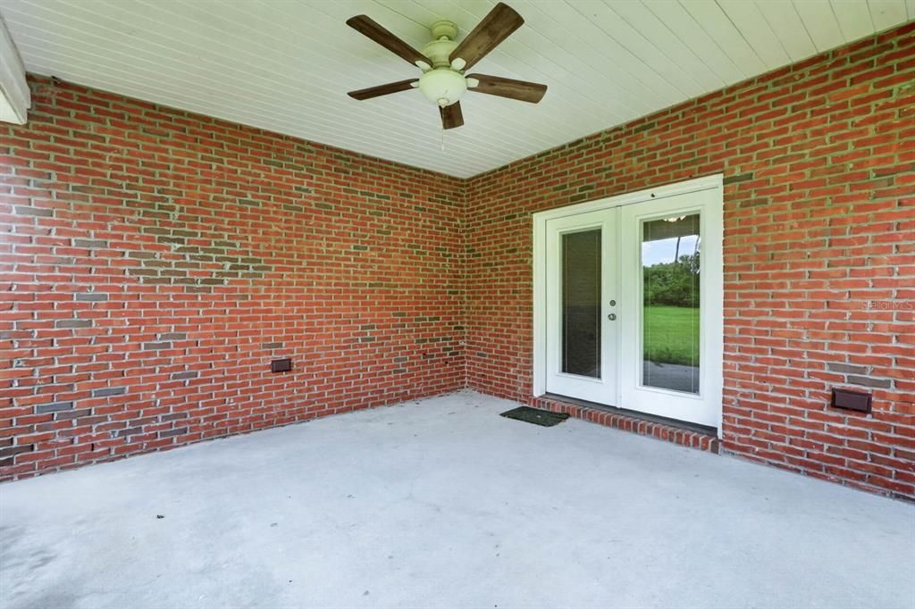 For Sale: $499,900 (3 beds, 2 baths, 2202 Square Feet)