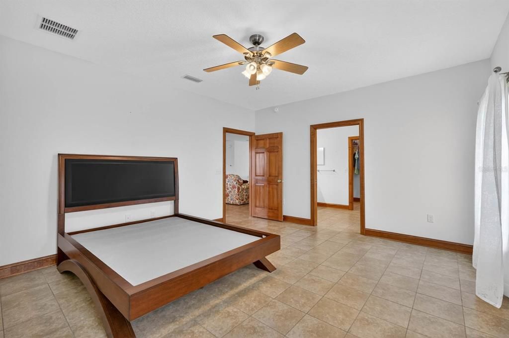 For Sale: $499,900 (3 beds, 2 baths, 2202 Square Feet)