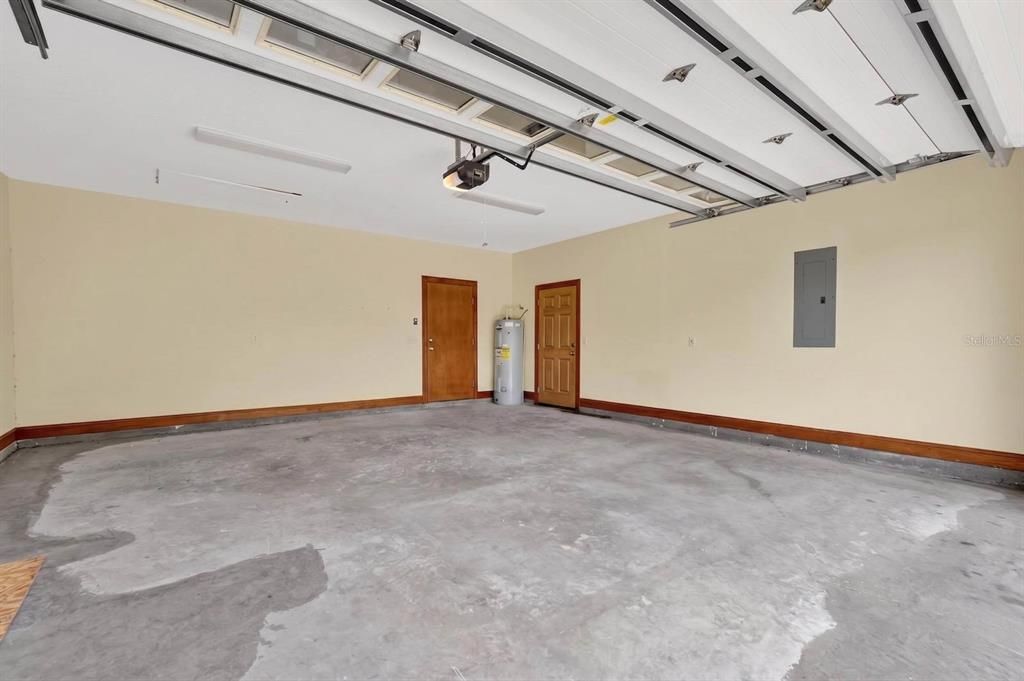 For Sale: $499,900 (3 beds, 2 baths, 2202 Square Feet)