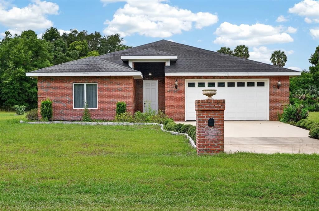 For Sale: $499,900 (3 beds, 2 baths, 2202 Square Feet)