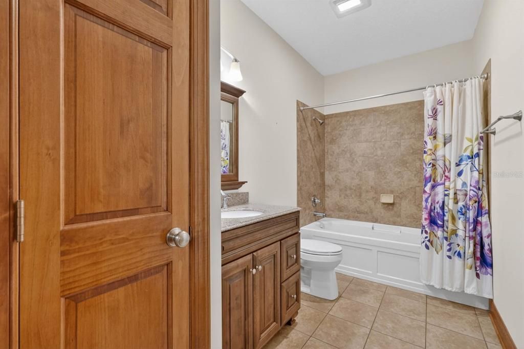 For Sale: $499,900 (3 beds, 2 baths, 2202 Square Feet)