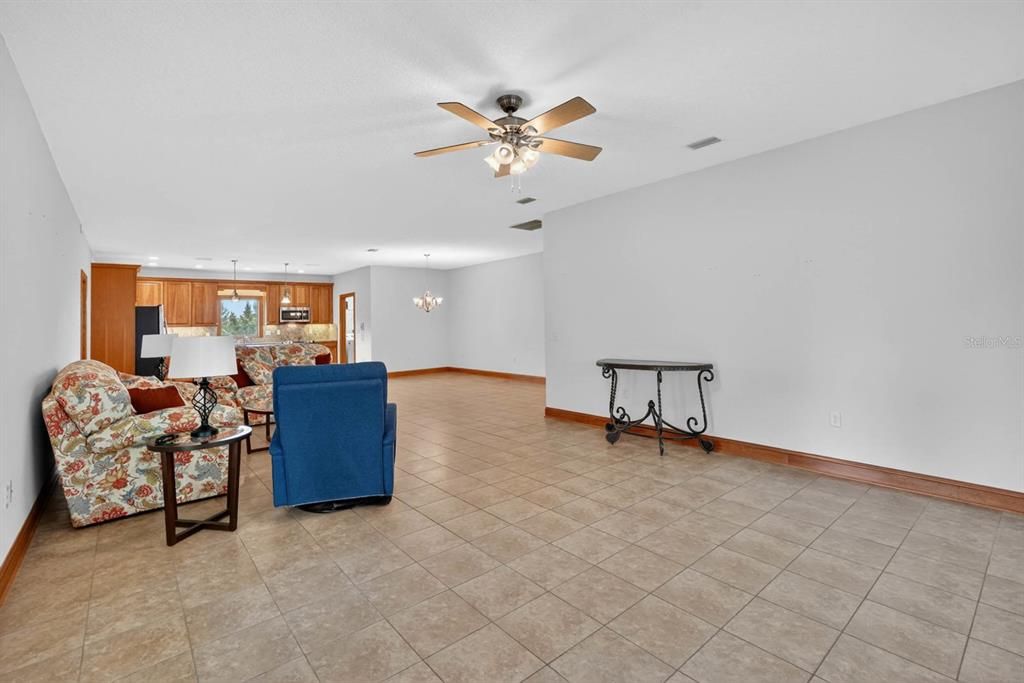 For Sale: $499,900 (3 beds, 2 baths, 2202 Square Feet)